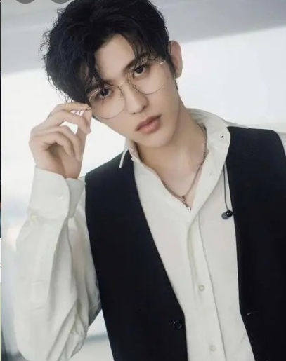 프라다 엠버서더의 저주?