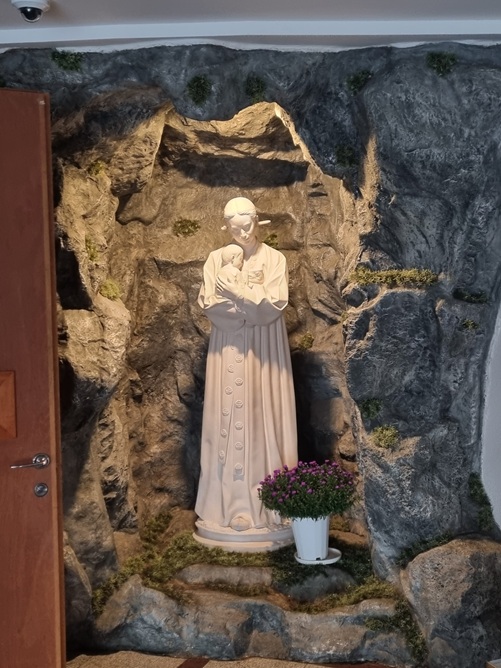 안동 용상동성당 성모동산 성모자상 사진