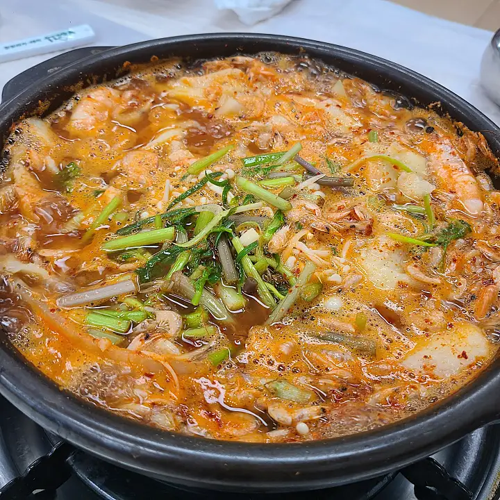 백반기행 177회 윤소이 편 새우탕 메기매운탕 메기탕 합천 맛집 소개