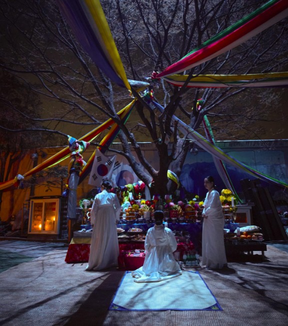 [오컬트 영화 다시보기 추천] 검은 사제들 스핀오프이자 후속작 검은 수녀들 줄거리 등장인물 후기 리뷰 및 비교