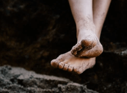 맨발 걷기 효능과 부작용&amp;#44; 명현반응