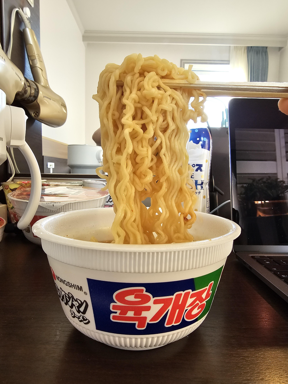 일본판 농심 육개장 사발면