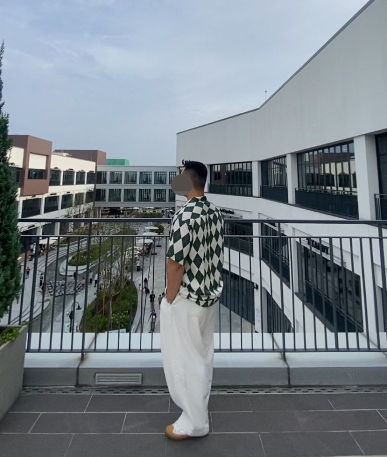 데일리룩('26. 7. 19.)아케인펑크 아가일 펑크 하프 오버사이즈 하와이안셔츠, 무신사스탠다드 와이드 벌룬팬츠, 스텔라레알레 컨버스, 서지컬스틸 팔찌, 마크-4 실버덤벨 피어싱