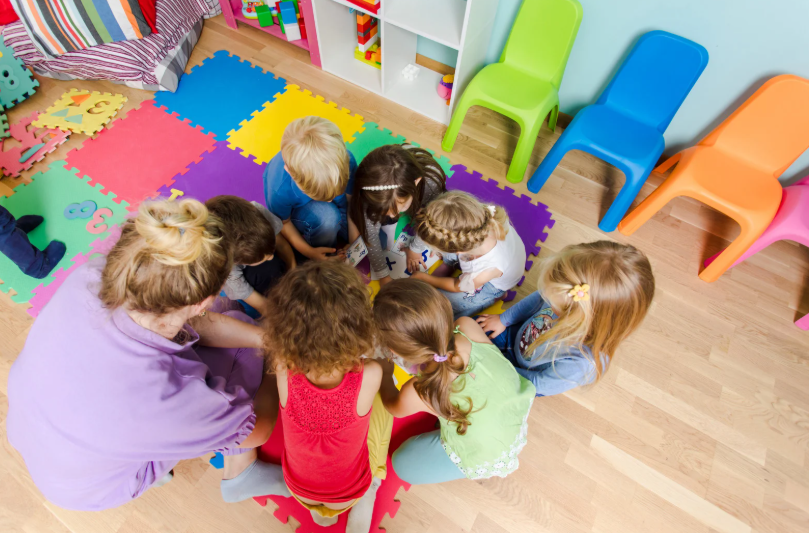 어린이집과 가정 보육의 장단점 비교