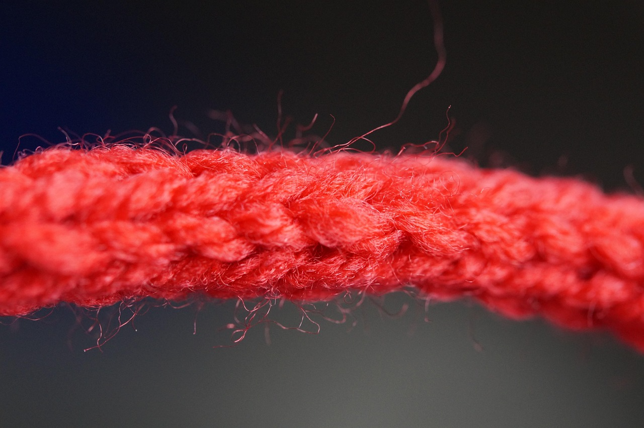 니트에 보풀이 생기는 이유 (섬유구조, 마찰역학, 보풀제거기) 관련 사진