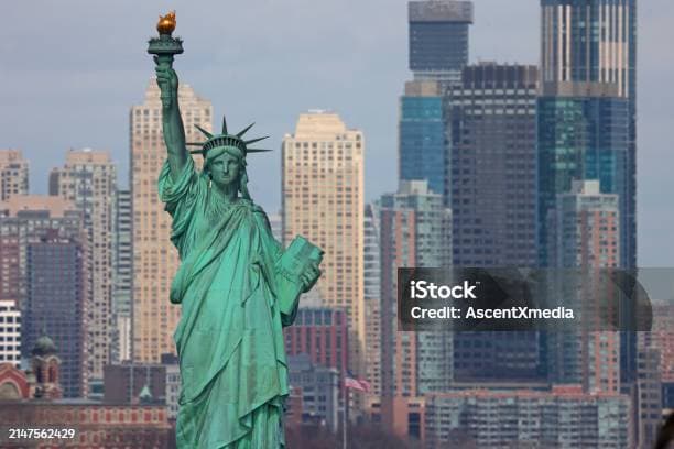 미국 FCC의 새로운 5년 내 궤도 이탈 규정이 우주 산업에 미치는 영향