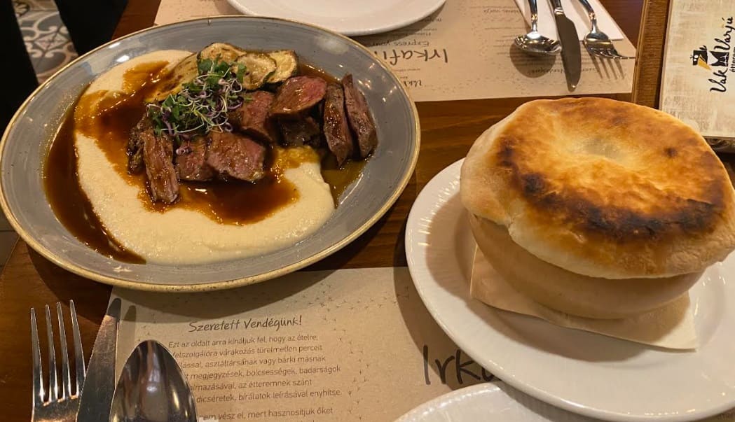 동유럽 부다페스트 헝가리 꼭 가봐야 할 음식점 까마귀 식당