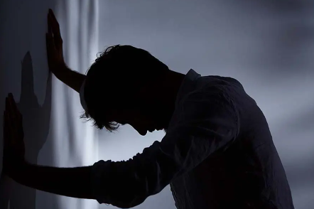 우울한 기분이 든다.