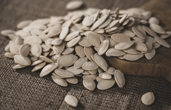 숙면 &건강 꿀팁: 밤에 먹으면 좋은 음식 6가지