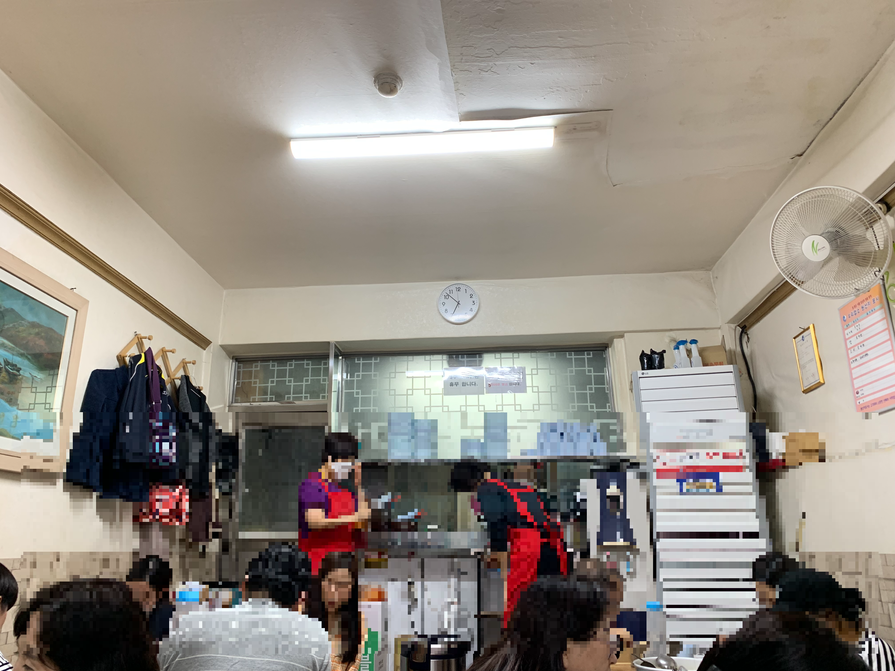 즉석바지락손칼국수 내부