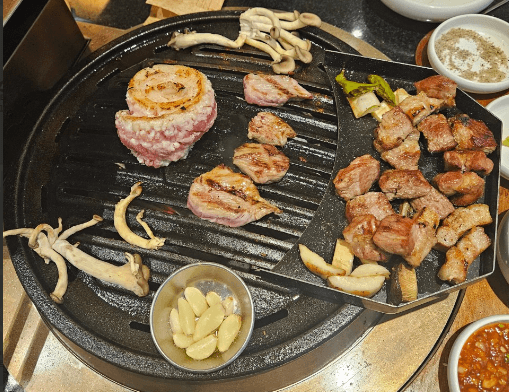 토밥즈 토요일은 밥이 좋아 숙성 돼지고기 천안 맛집