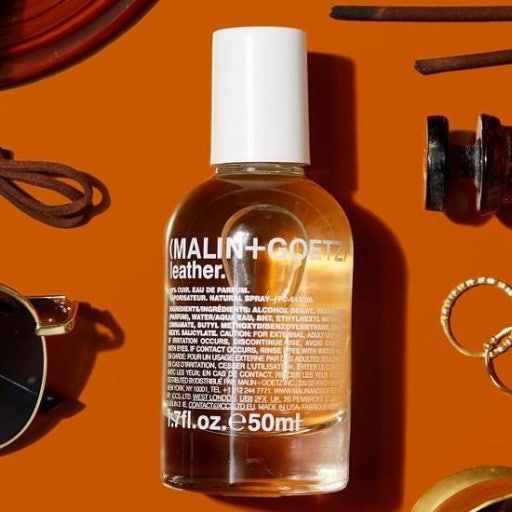 신뢰감 있고 중후한 이미지 &ndash; 우디/레더 계열