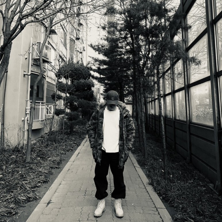 데일리룩(오뭘입)칼하트 오데사 볼캡, 카모 패딩, 무신사스탠다드 티셔츠, 무신사스탠다드 와이드 데님, 팀버랜드 9인치 워커, 남자데일리룩, 남자데일리코디, 남자데일리패션, ootd