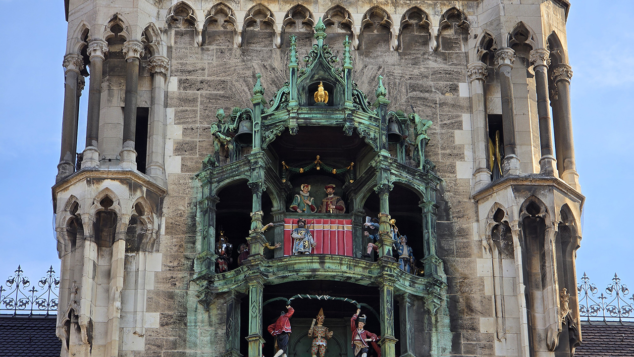 매시 정각 인형 쇼!