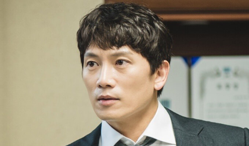 아마다스 등장인물