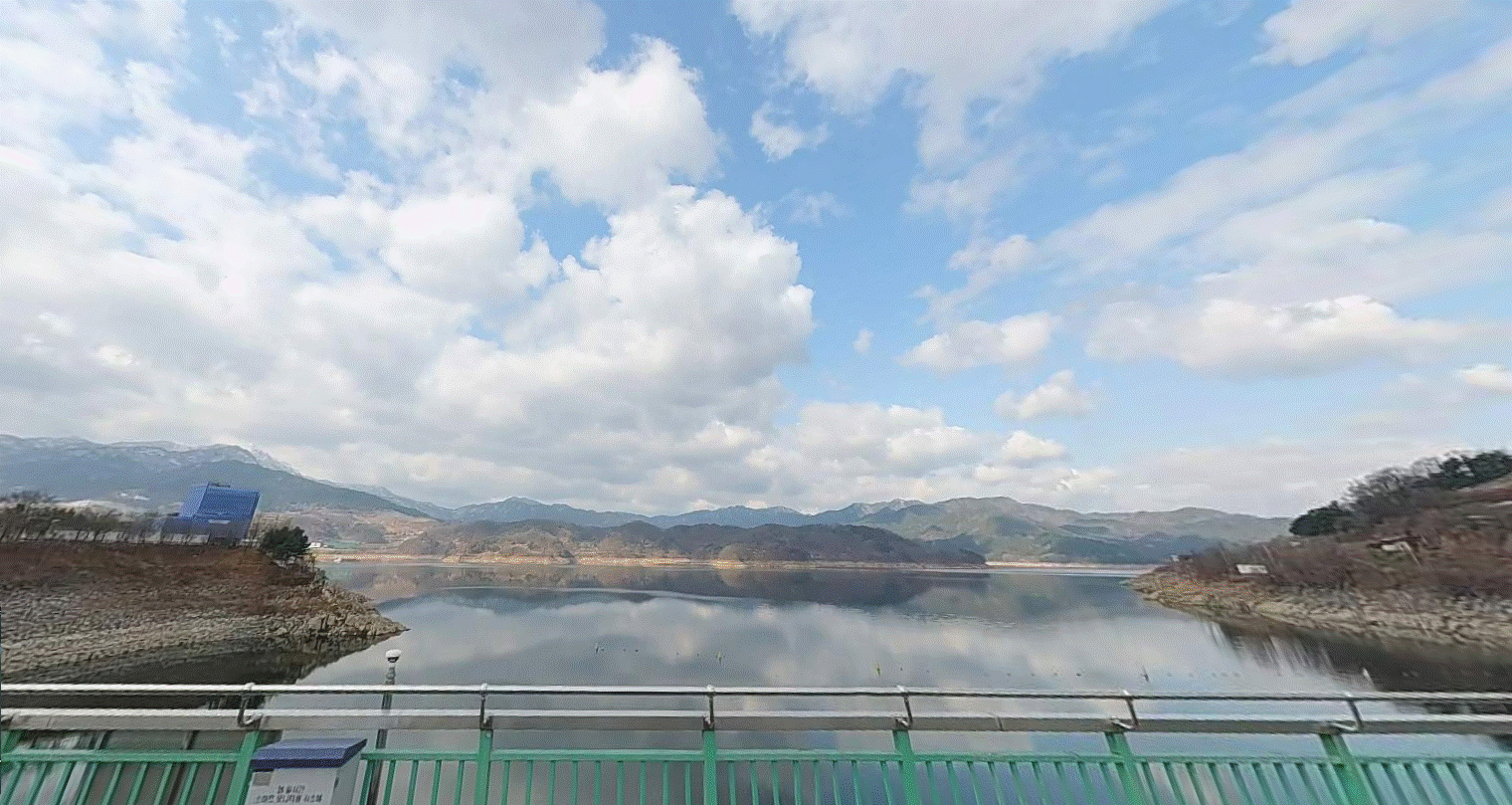 합천댐 상류 호수 전경 사진