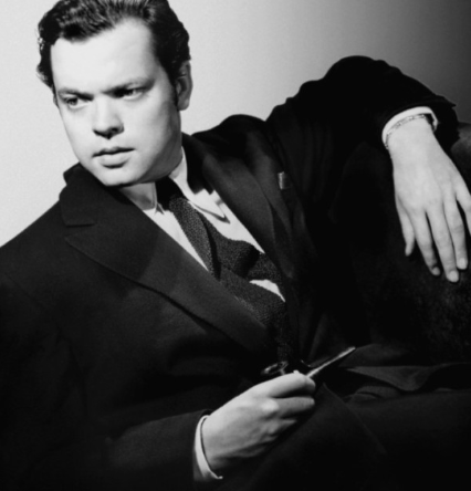 양복을 입은 오슨 웰스