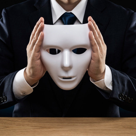 가면 속 거짓말 리플리 증후군