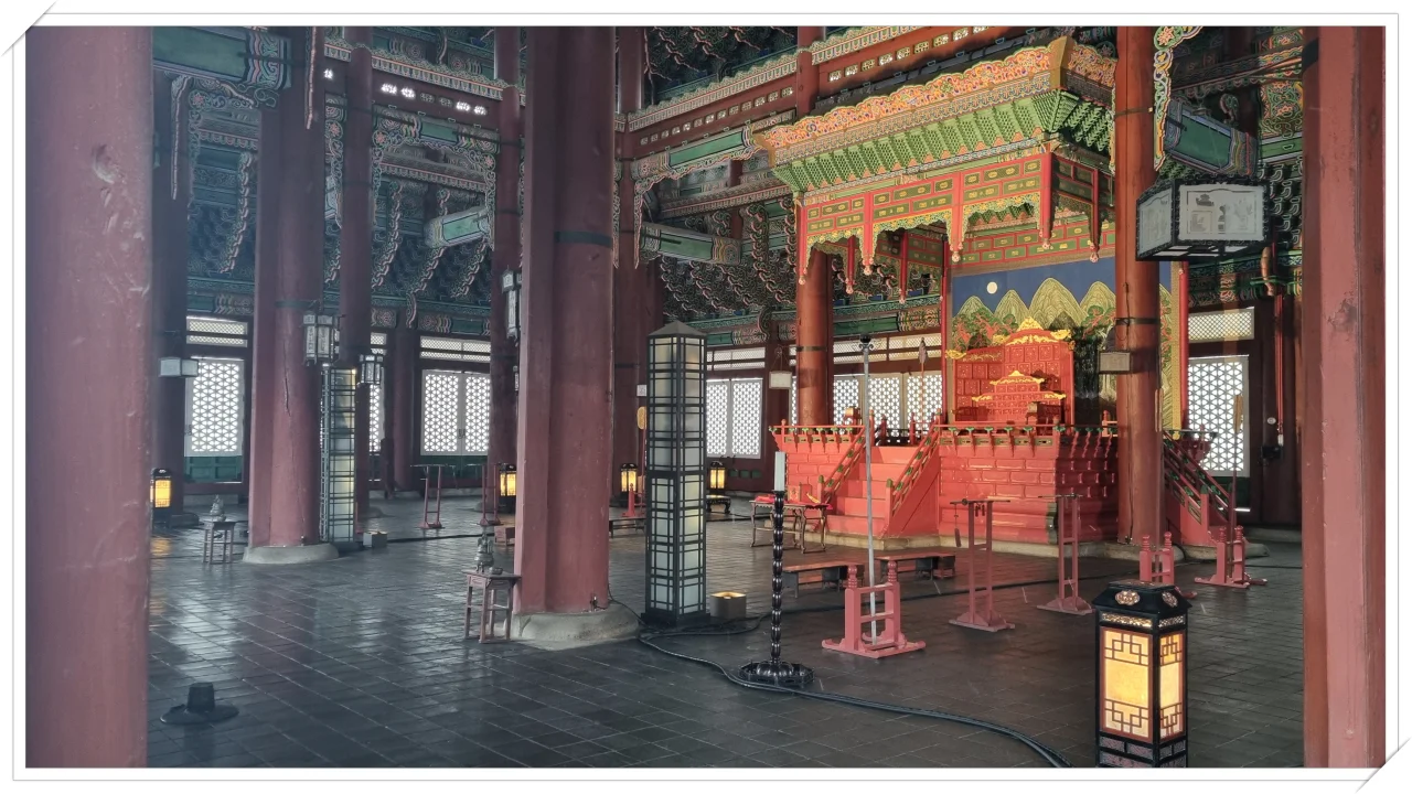 경복궁 근정전 내부 와이드샷