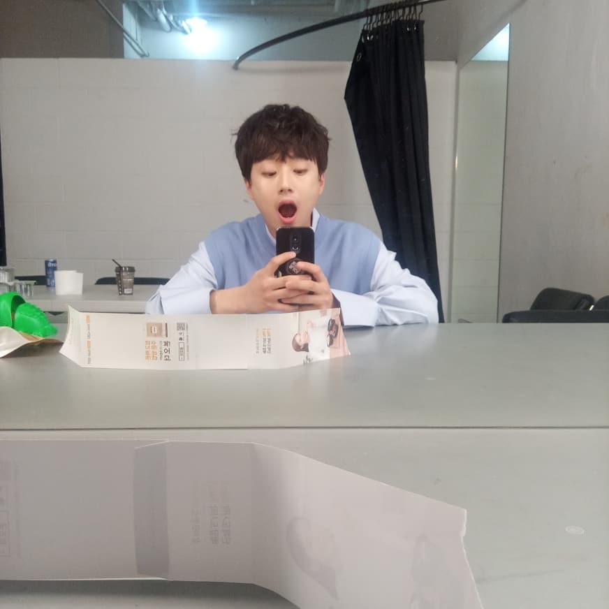 이찬원 나이&amp;#44; 콘서트&amp;#44; 팬카페&amp;#44; 키&amp;#44; 몸무게&amp;#44; 고향&amp;#44; 가족&amp;#44; 노래 학력 이찬원의 선물