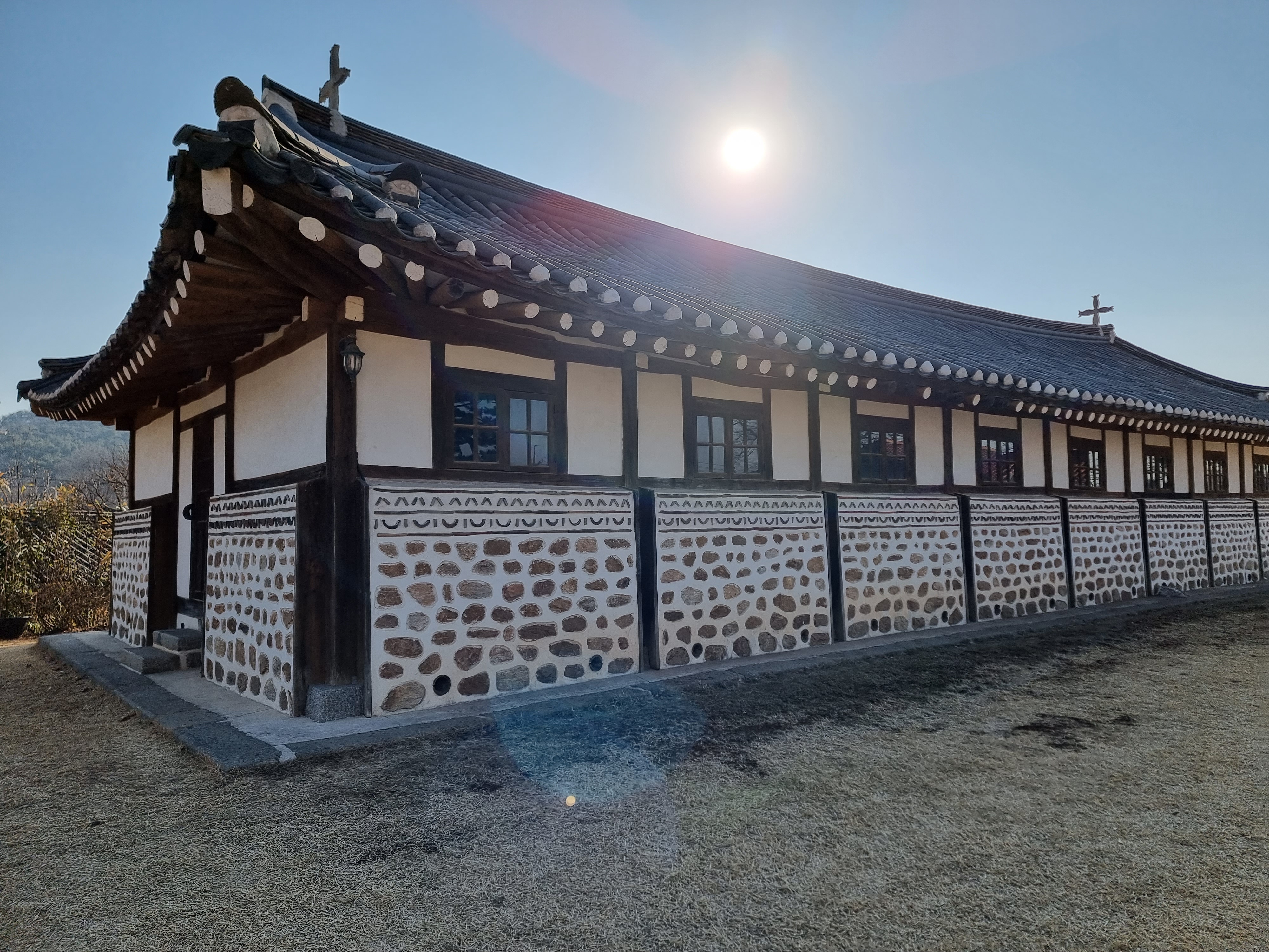 강화도-온수리-성공회성당-건물뒷편