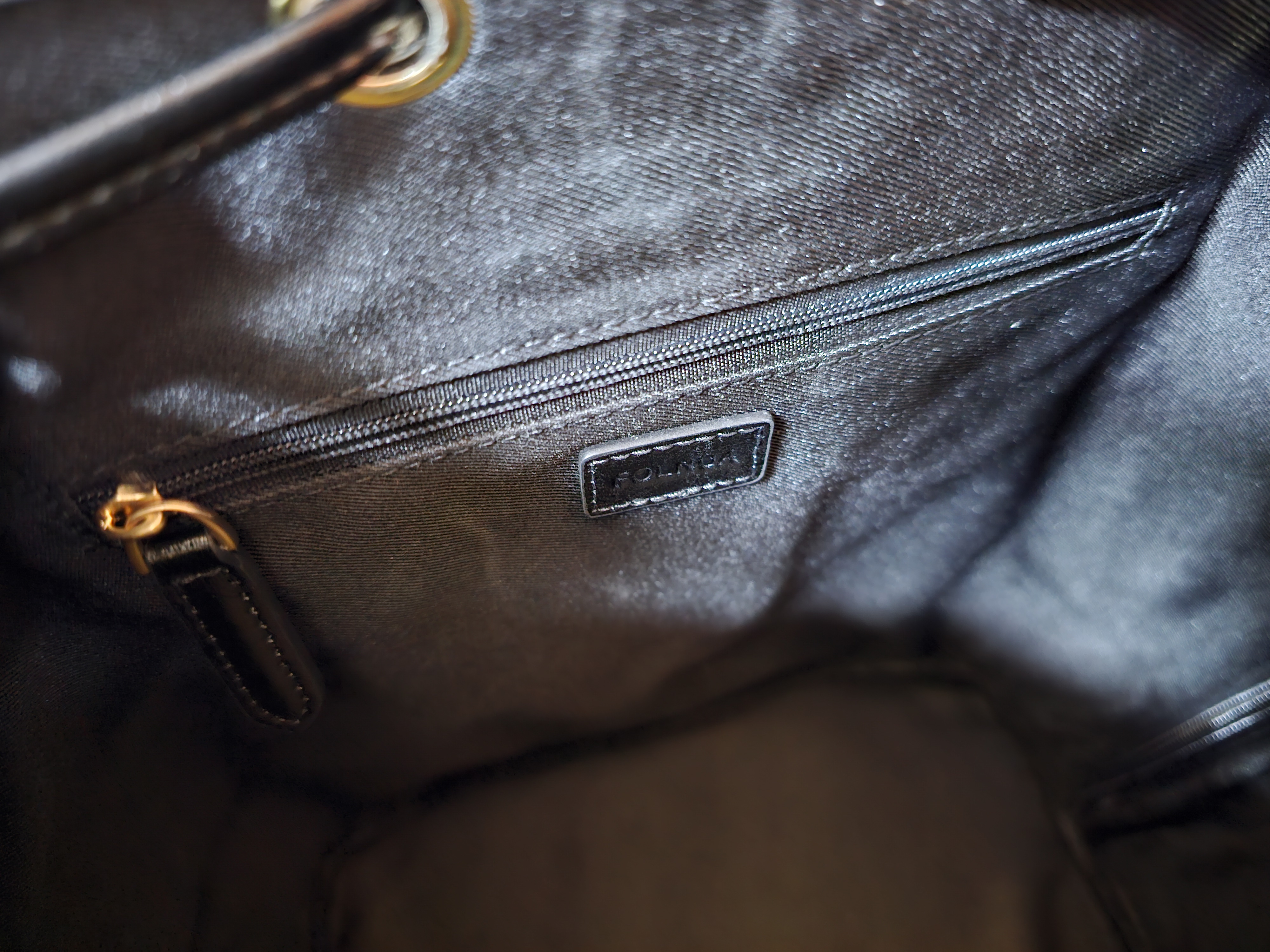 폴뉴아 클래식 로고 포쉬 백팩 지퍼 포켓