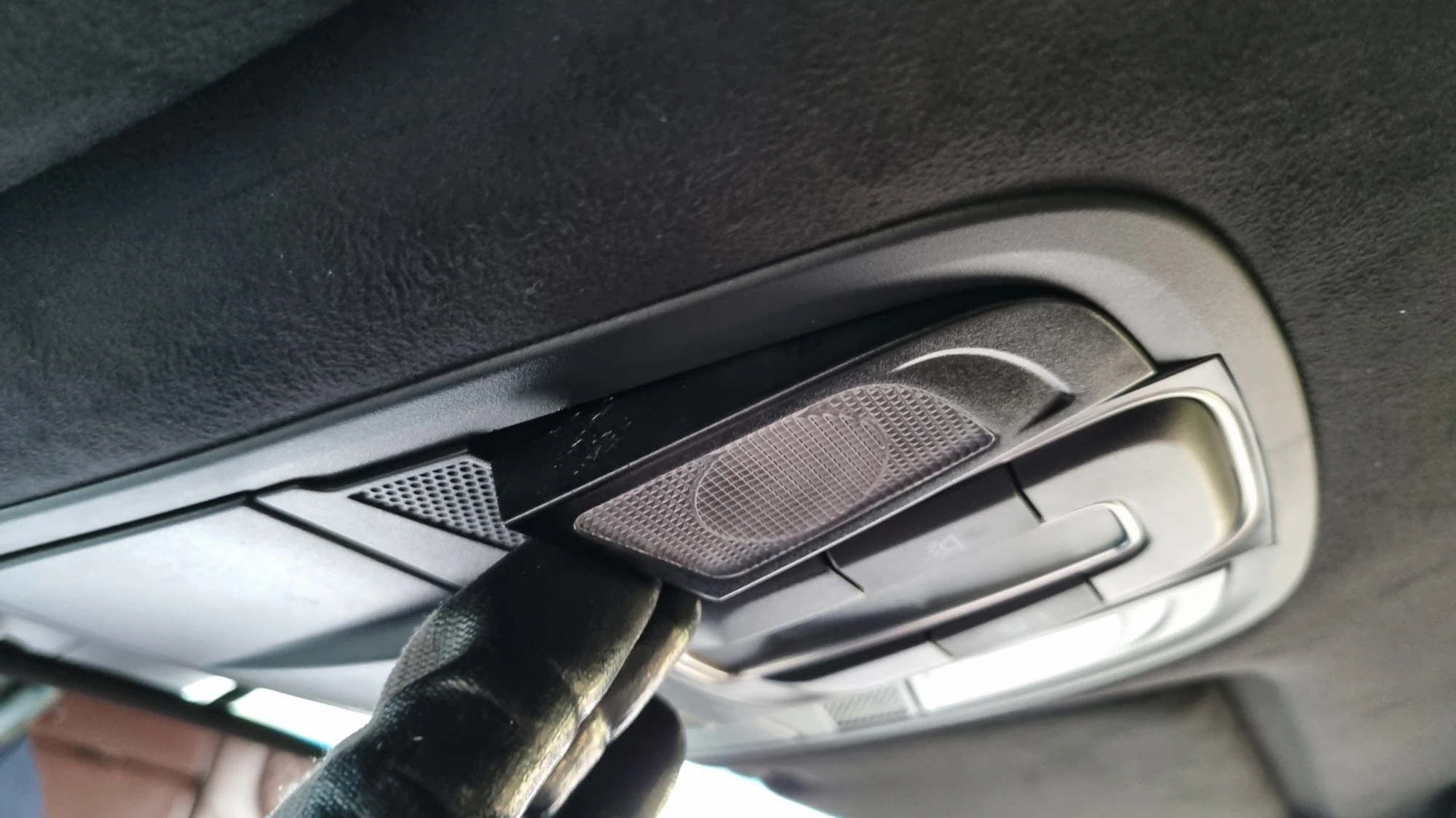 맵등 커버 여는 모습