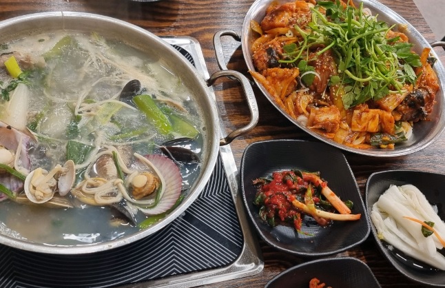생생정보 장사의 신 아귀불고기 시키면 조개탕이 서비스 화성 향남 맛집 김태용의 섬집칼국수 아구불고기 화성향남점 