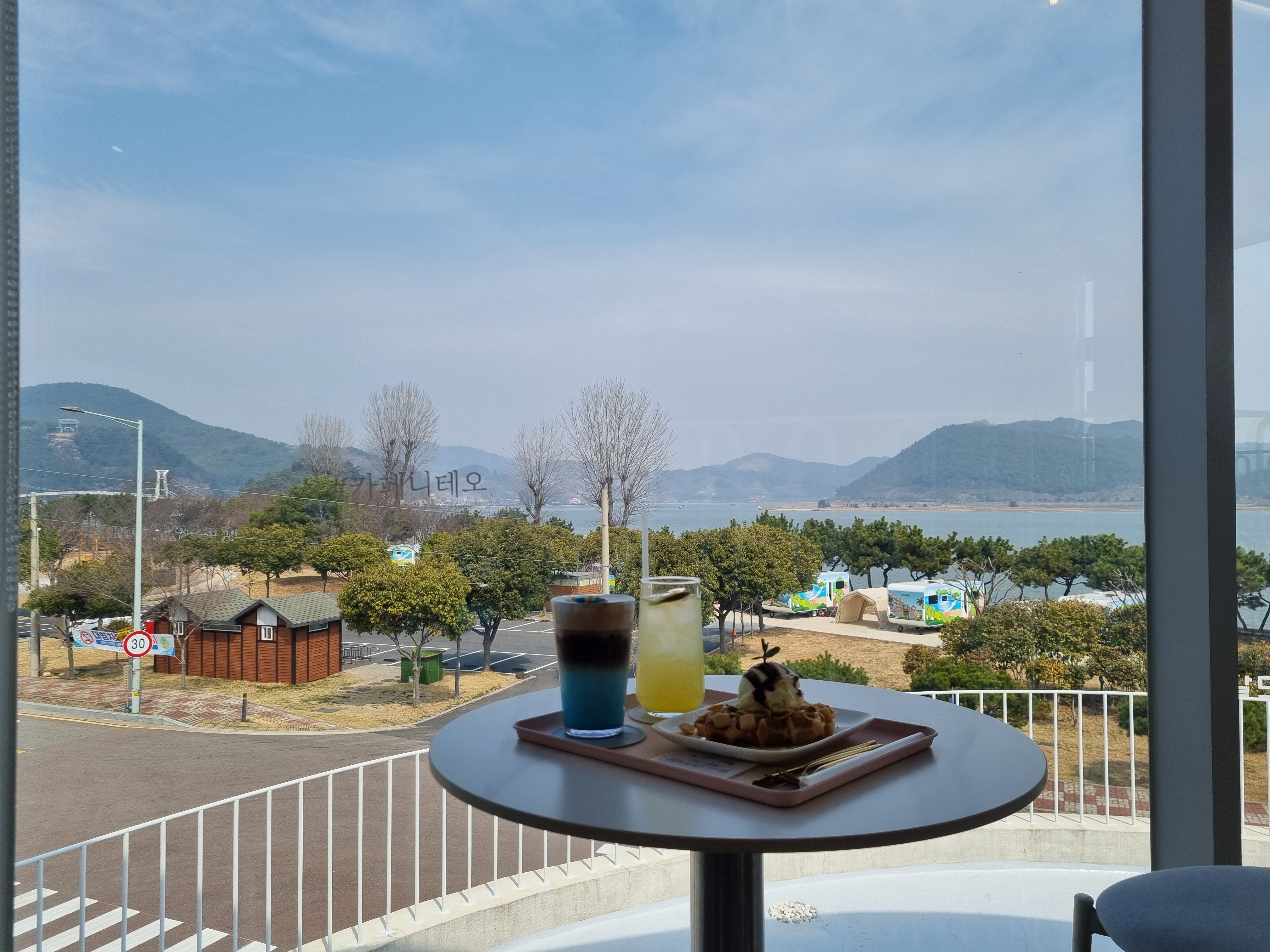 섬진강 강변 카페 사진('26.3)