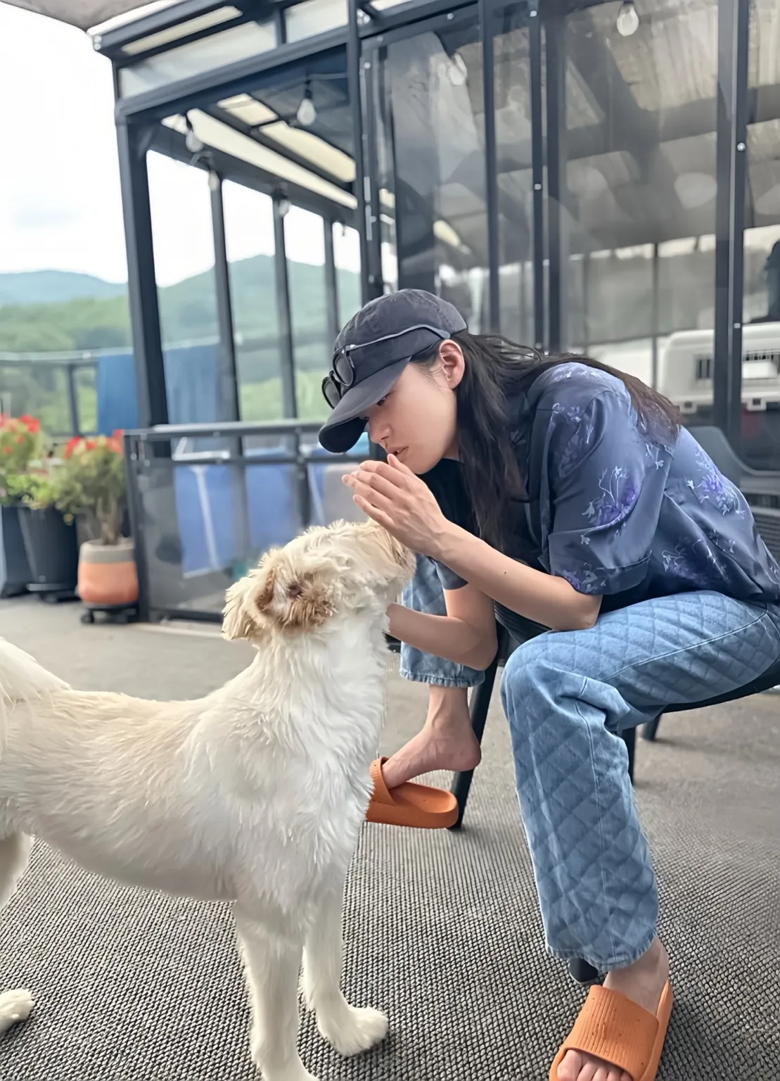 김고은&#44; 김고은 왓츠인마이백&#44; 왓츠 인 마이 백&#44; 김고은 가방&#44; 샤넬 22백&#44; 샤넬 앰버서더&#44; 김고은 패션&#44; 김고은 스타일&#44; 내추럴 시크&#44; 셀럽 스타일&#44; 여자 연예인 가방