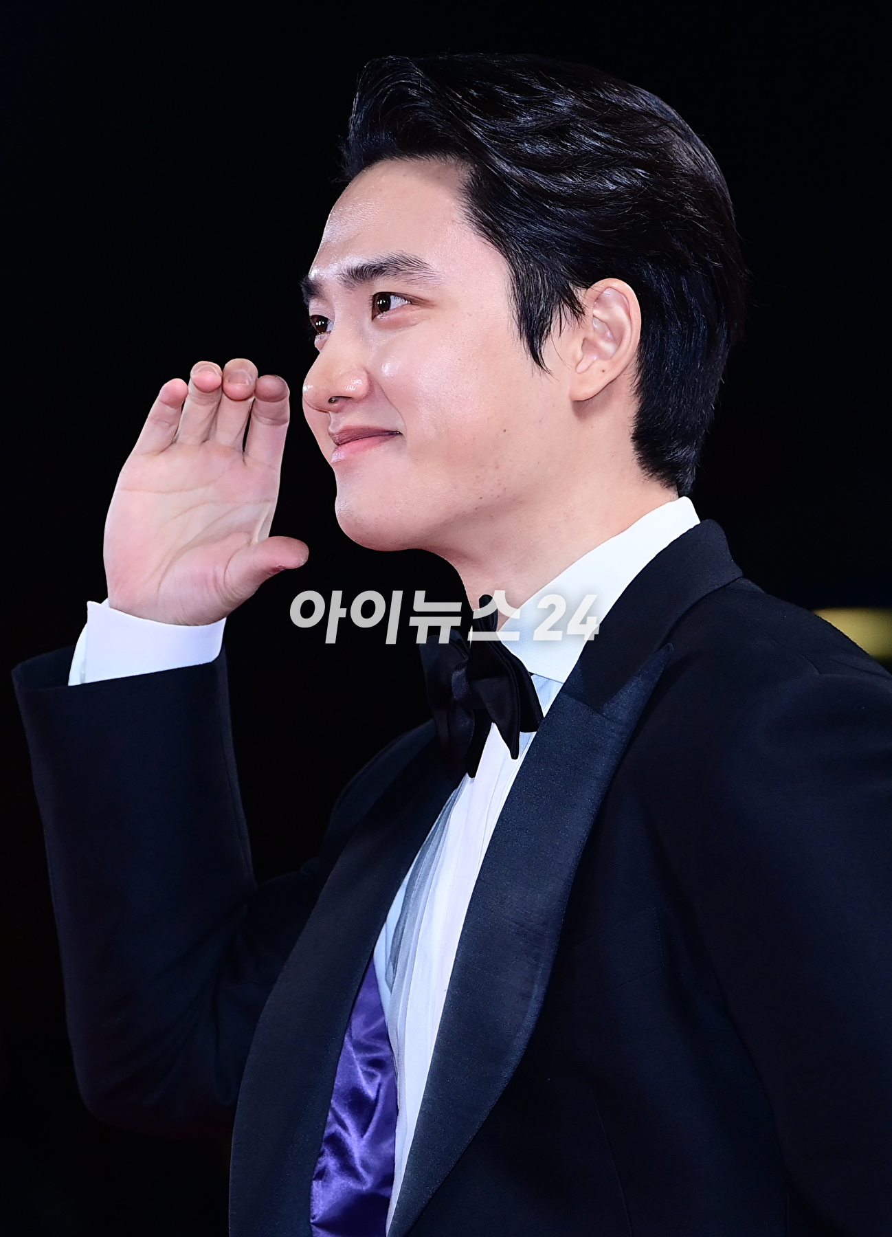 배우 도경수가 24일 오후 서울 영등포구 여의도 KBS홀에서 진행된 제44회 청룡영화상 레드카펫 행사에 참석하고 있다. [사진=정소희 기자]