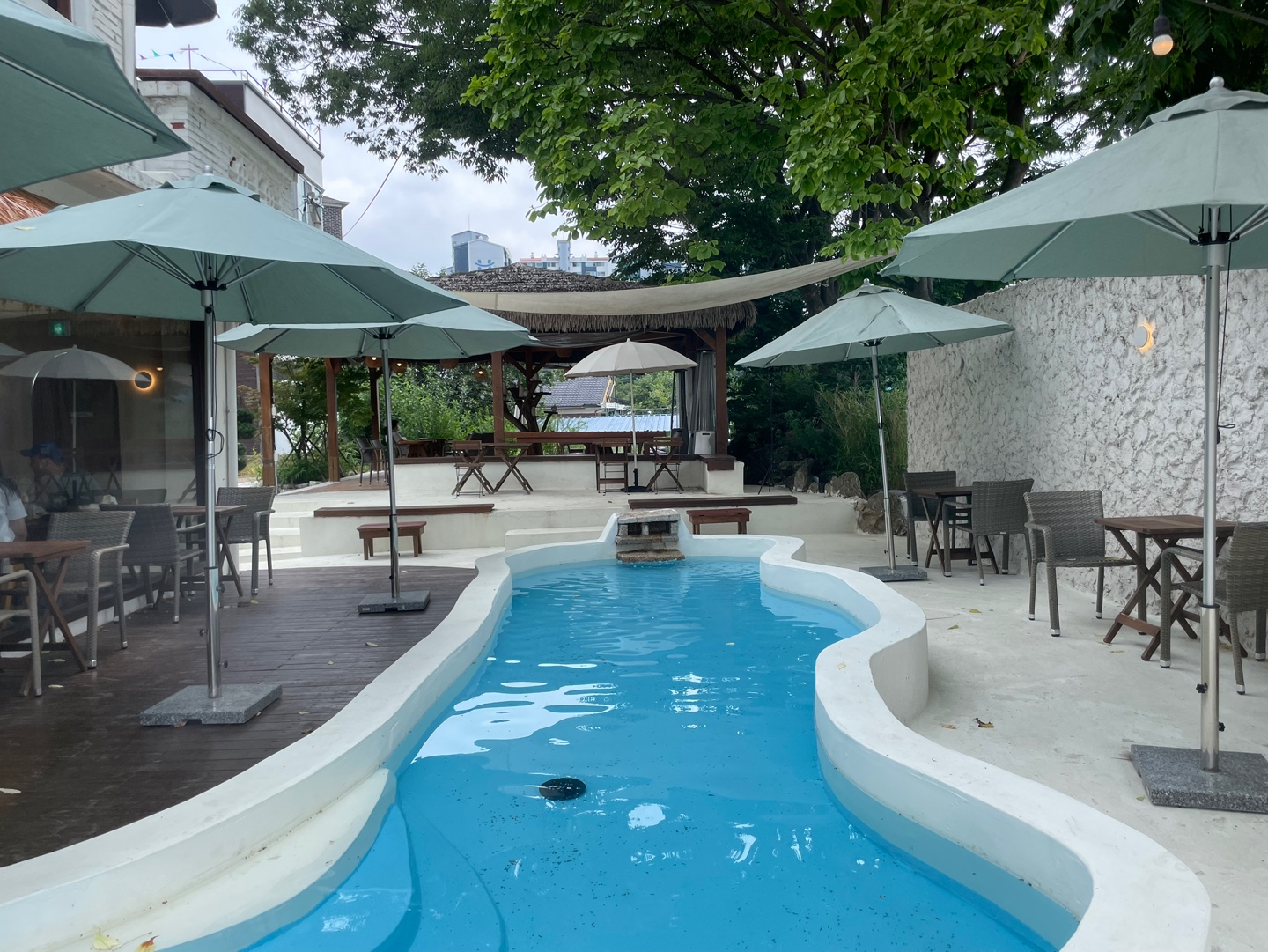 도나스데이 용인 본점 대형베이커리 카페