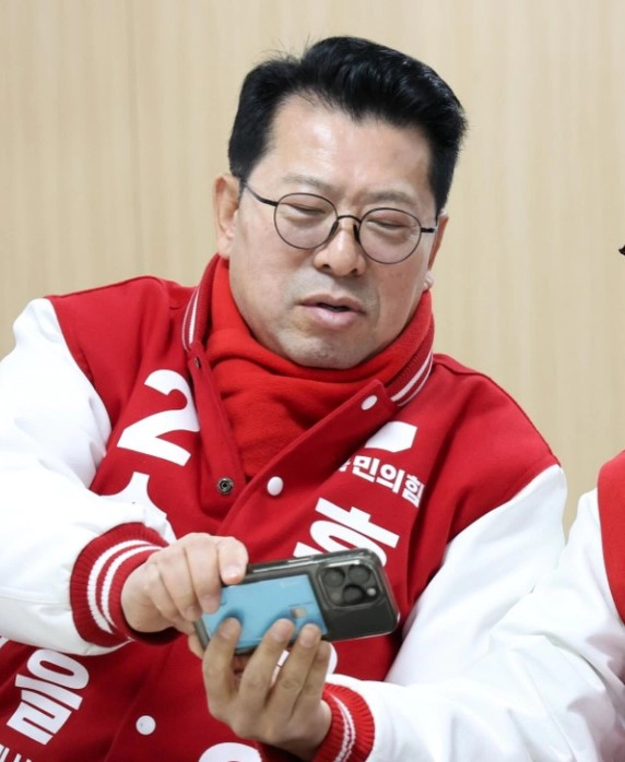 홍윤오 프로필 나이 고향 학력 경력 재산