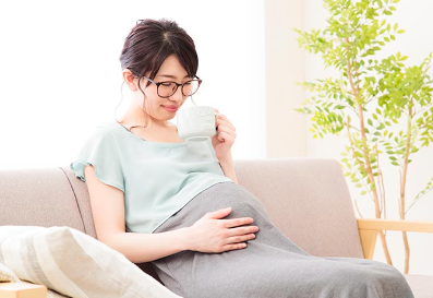 임산부에게 필요한 하루 수분 섭취량은?