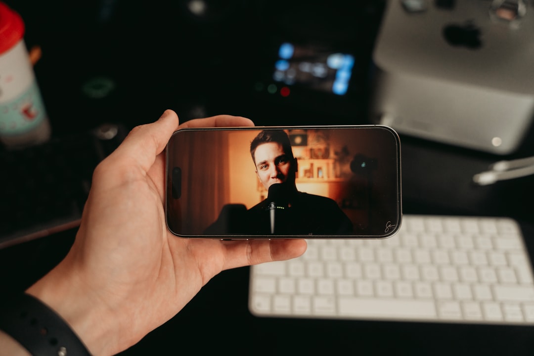 'YouTube'