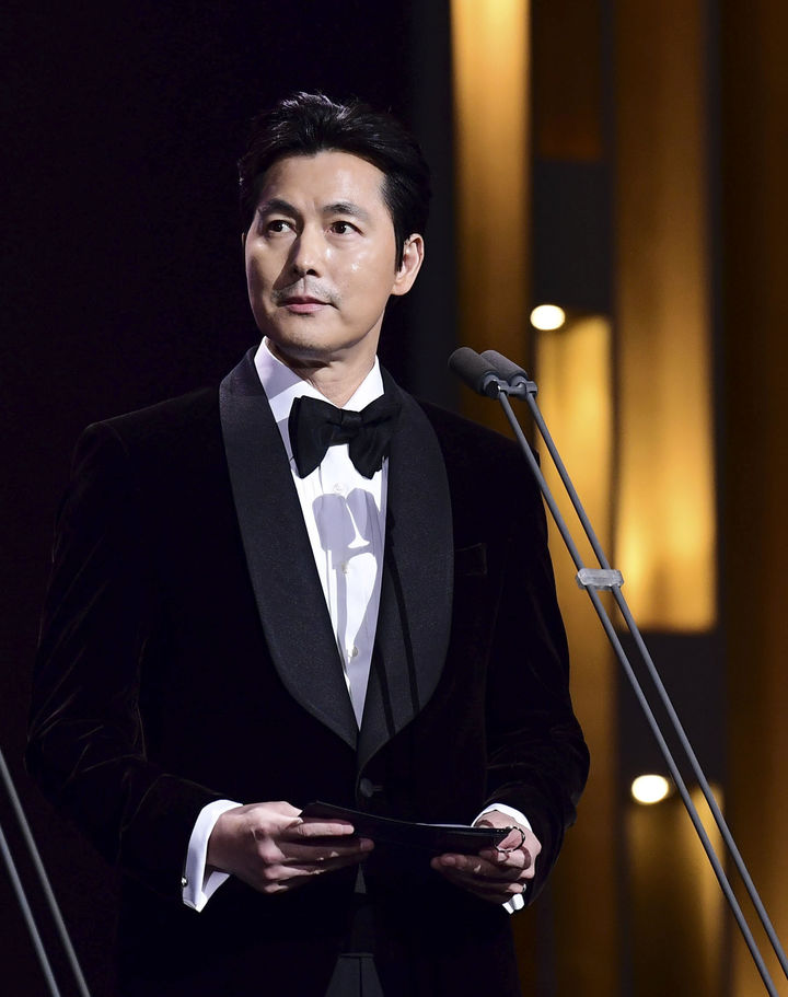 정우성, 일반인 연인과 혼인신고&hellip; 소속사 &ldquo;사생활 관련 확인 어렵다 관련 사진