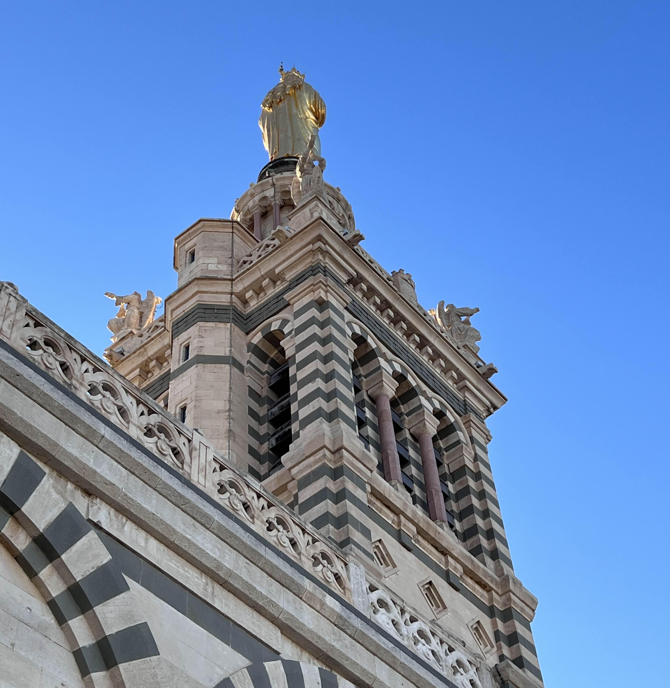 마르세유 노트르담 성당에 도착했다