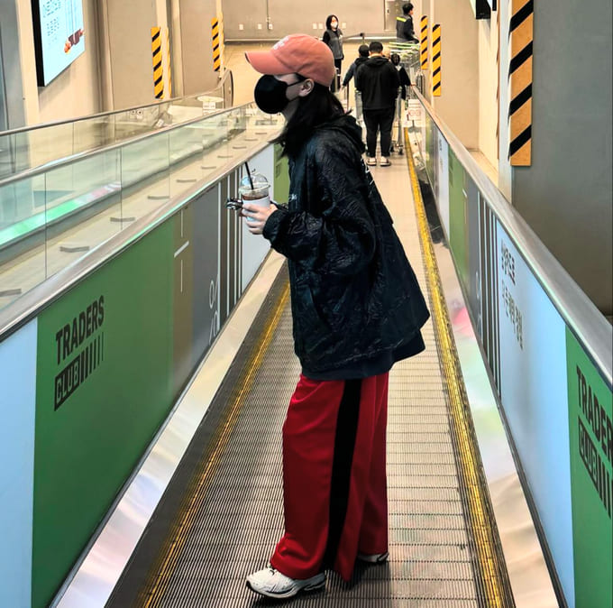 배우 김지은 사복