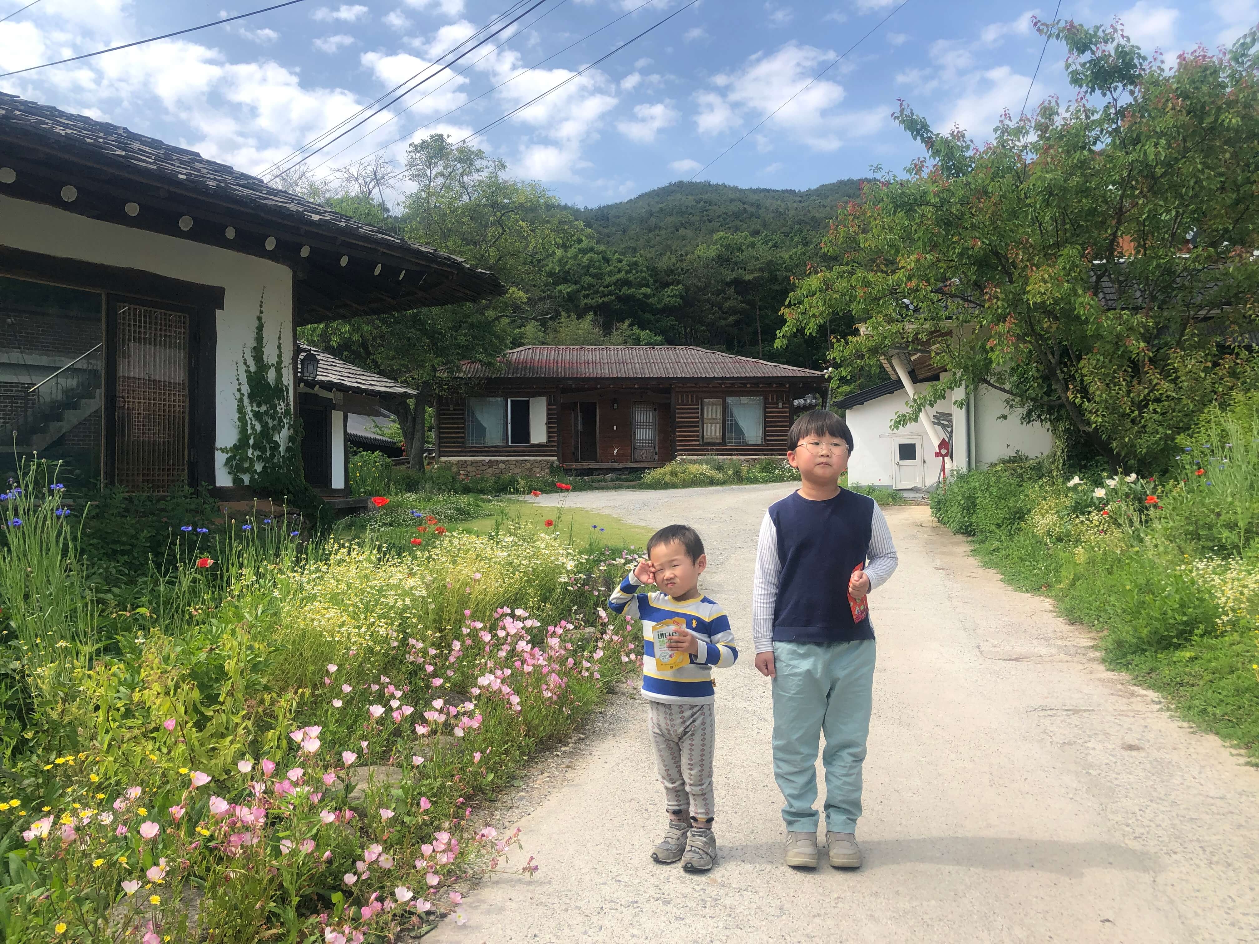민수랜드-산에사네 아이들과 숙소