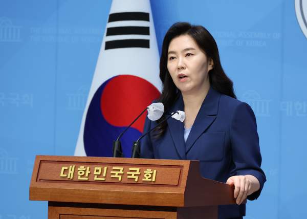 강유정 국회의원 프로필