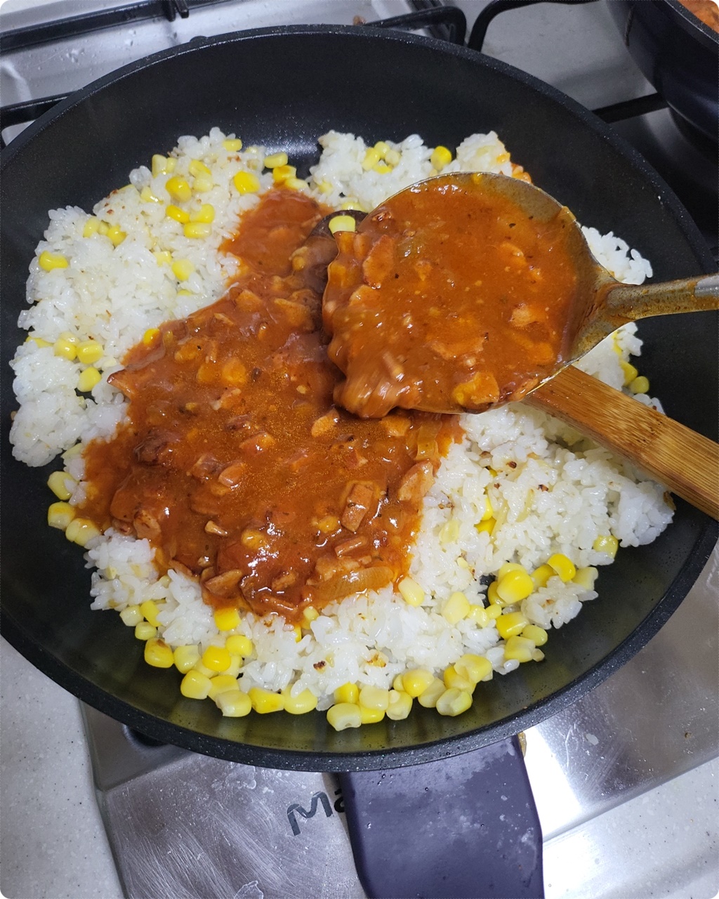 만능 토마토 소스 넣기