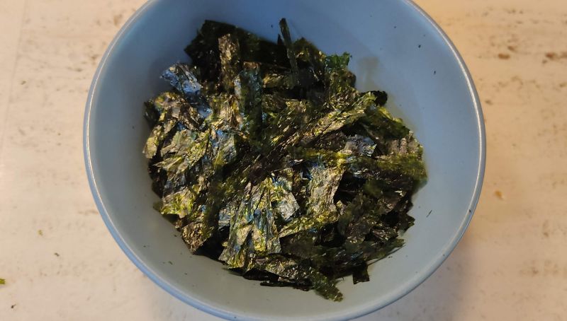 김을 작게 잘라주는사진