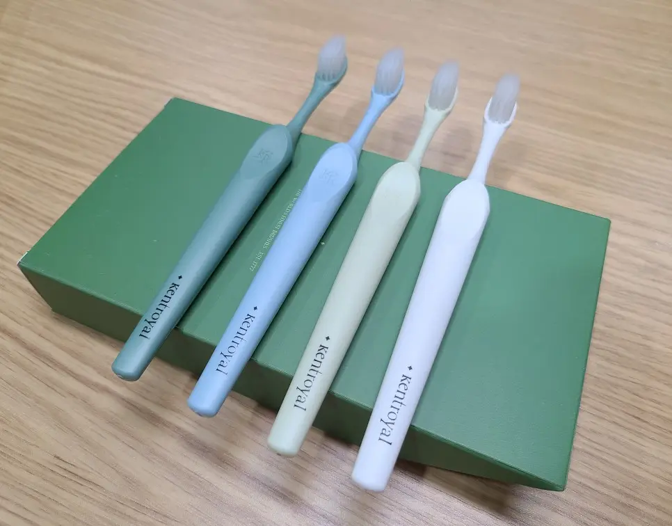4가지 칫솔 색상 사진
