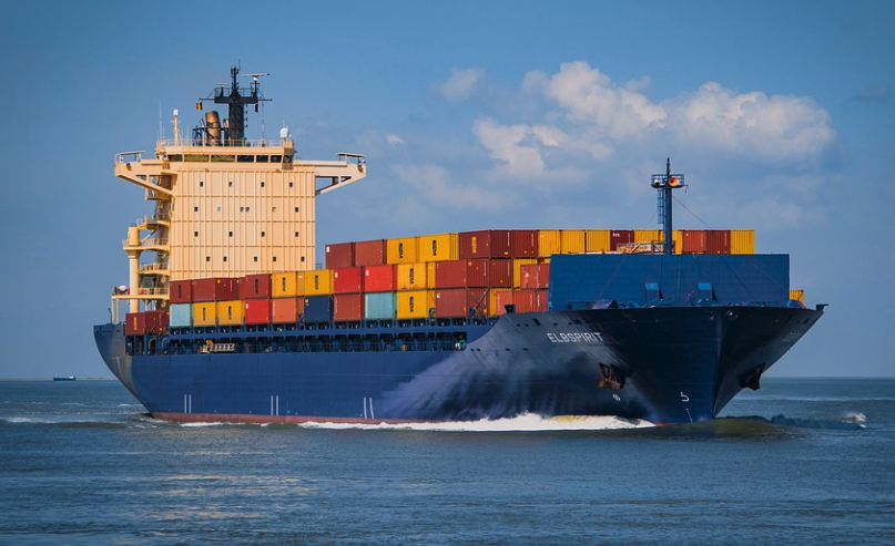 컨테이너운반하는선박