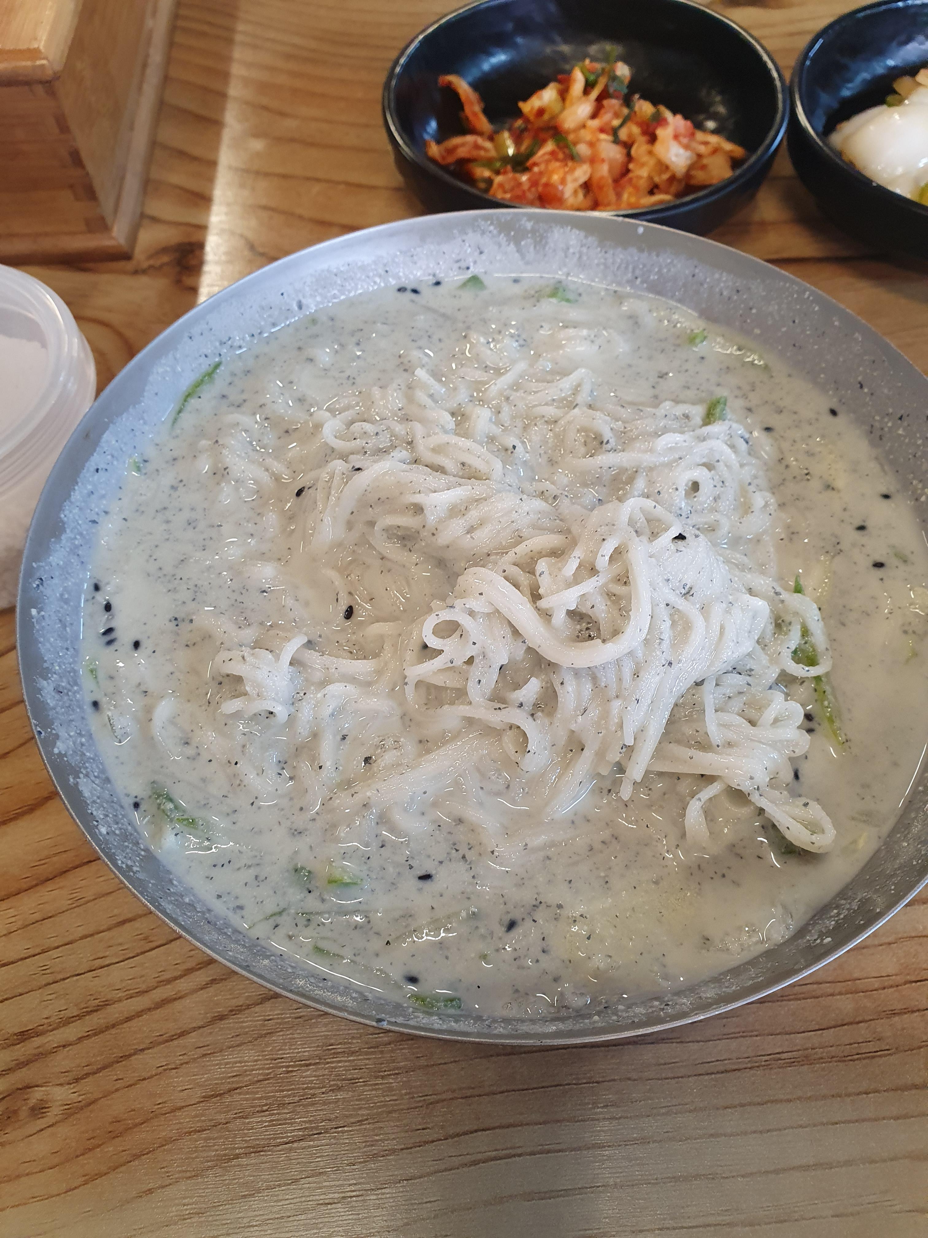 충남대 병원 맛집 박여사 빈대떡 콩국수 면이 곱빼기라서 만족스러움