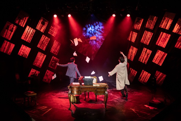 더 픽션의 전체평