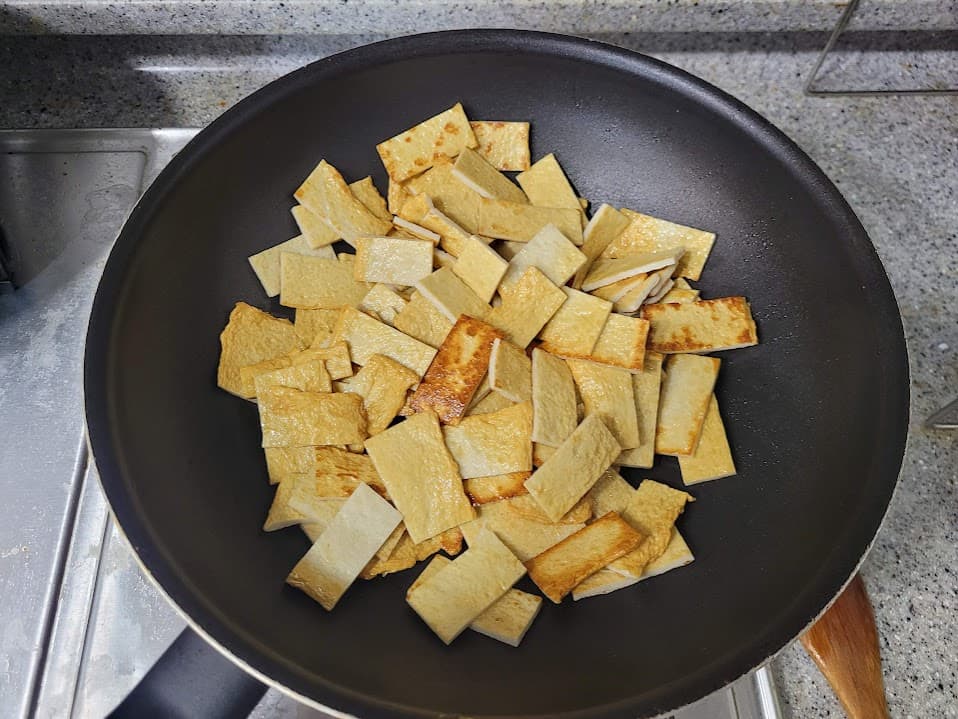 강불에 볶인 어묵