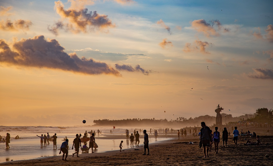 2024 여름 핫플 여행지: 몰디브, 발리, 지중해