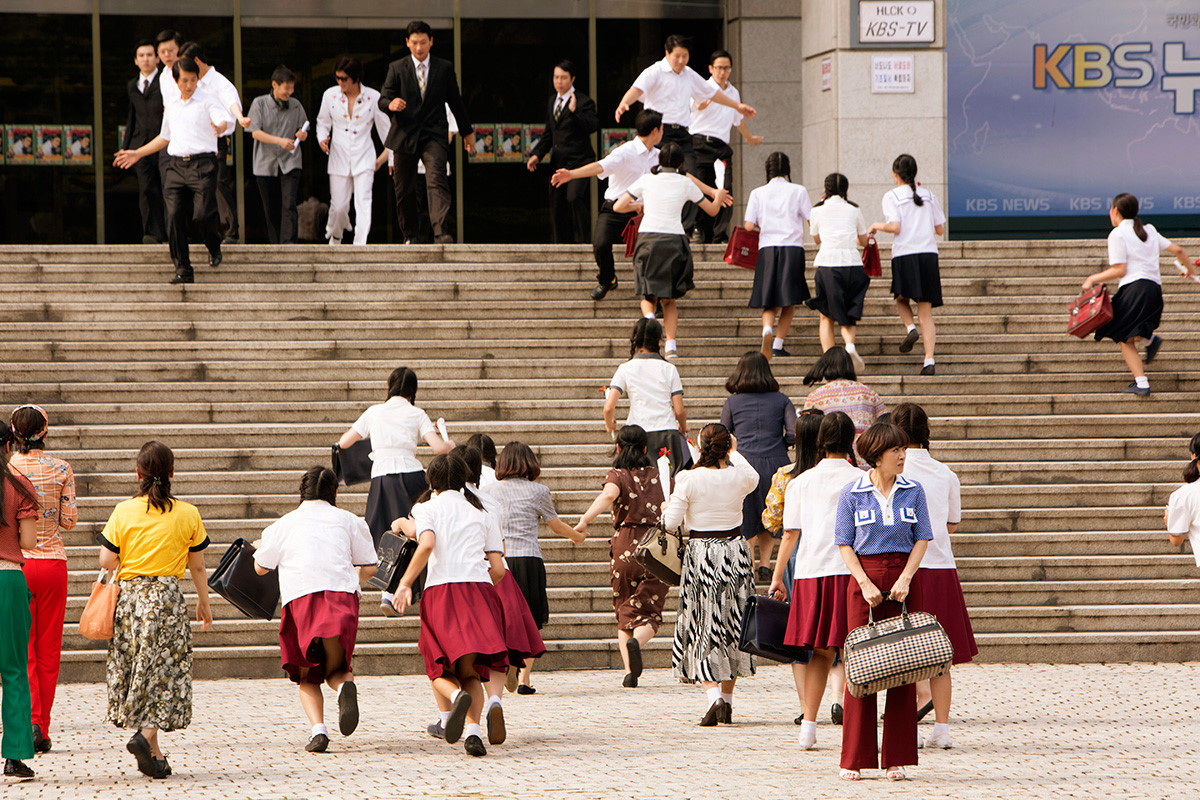 범인을 눈앞에서 놓치는 길용