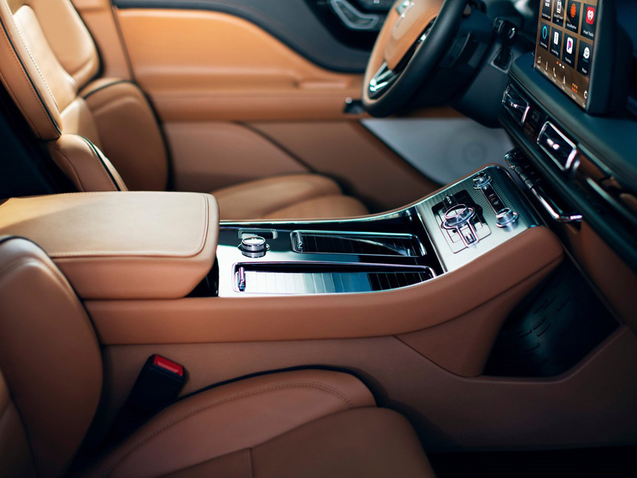 2023년형 링컨 에비에이터 중앙 콘솔 기어노브 사진